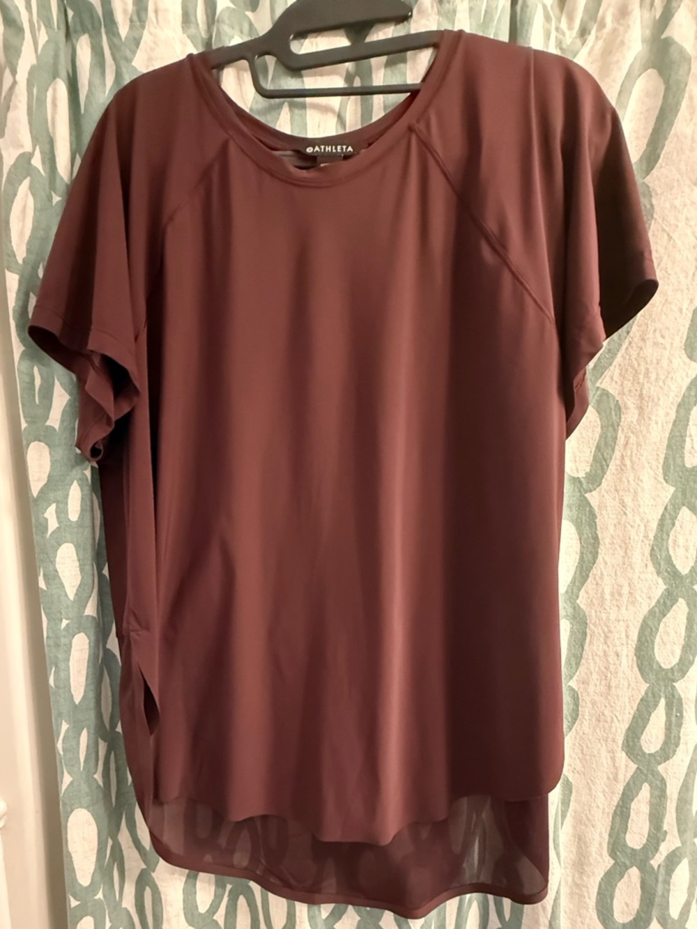 Athleta Ultimate Mesh Tee size XL in burgundy, eggplant purple